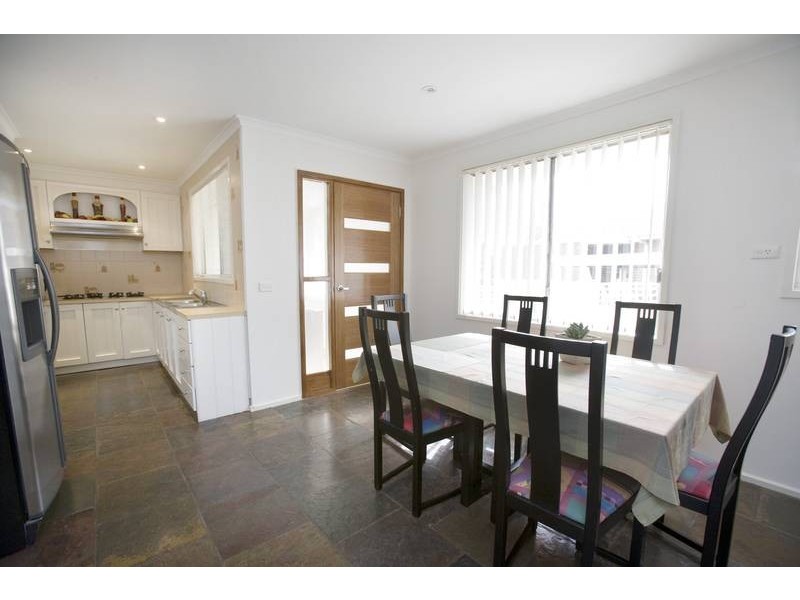 8 Julius Crescent, Noble Park North VIC 3174