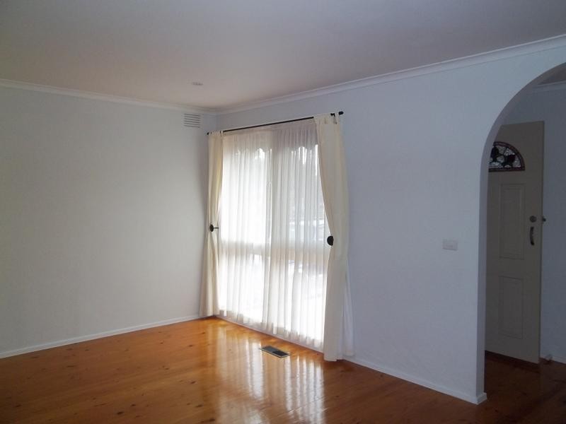 6 Alpine Crescent, Noble Park North VIC 3174