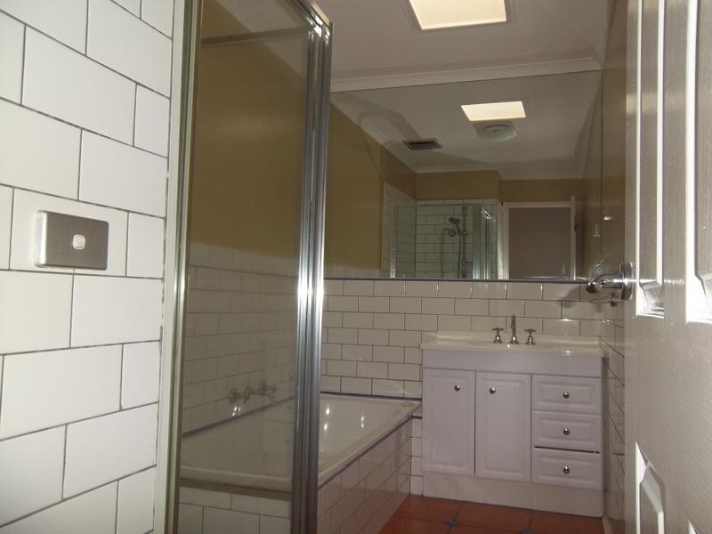 6 Alpine Crescent, Noble Park North VIC 3174