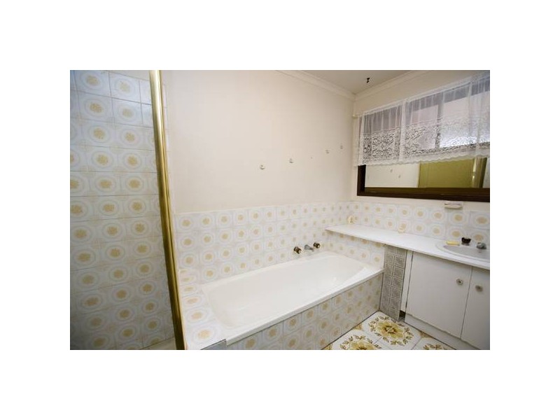 120 Rawdon Hill Drive, Dandenong North VIC 3175