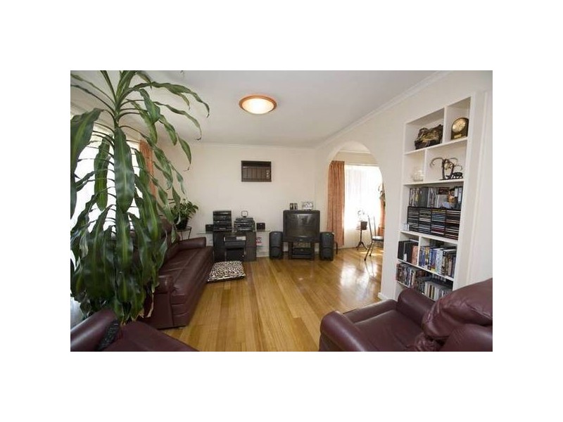 135 Albany Drive, Mulgrave VIC 3170