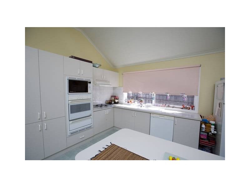 24 Chirnside Road, Berwick VIC 3806