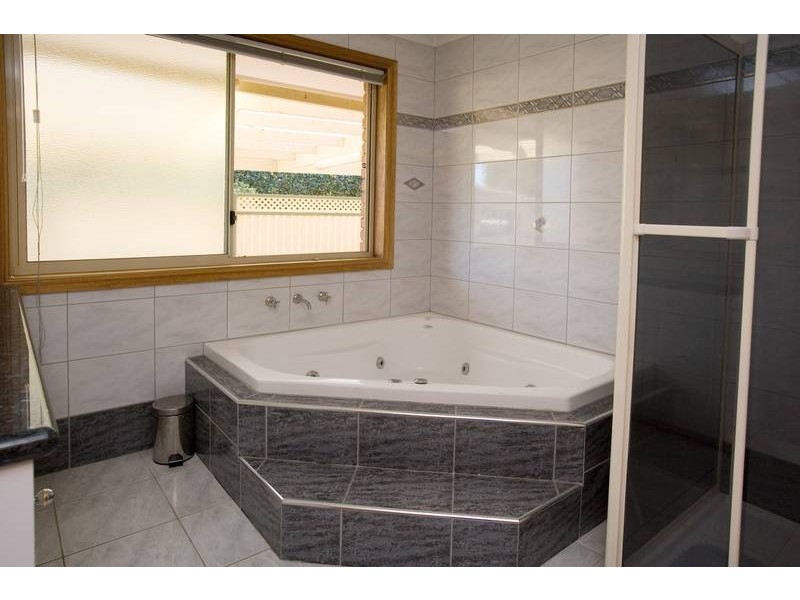 16 Exner Drive, Dandenong North VIC 3175