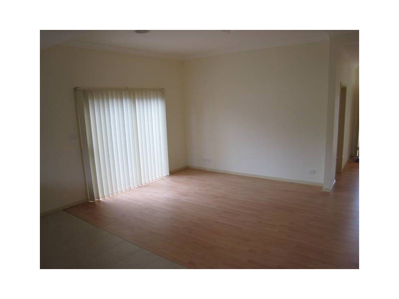 1/21 King George Parade, Dandenong VIC 3175