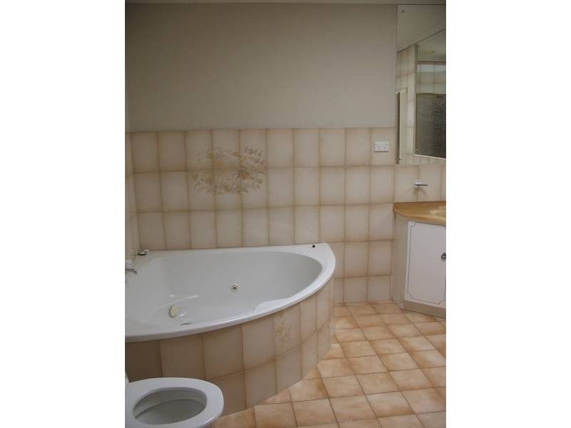 6 Alan Court, Noble Park North VIC 3174