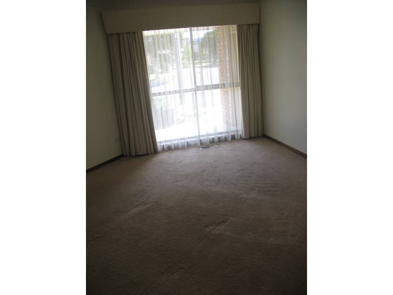 6 Alan Court, Noble Park North VIC 3174