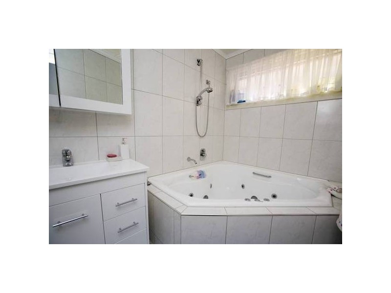 Julius Crescent, Noble Park VIC 3174