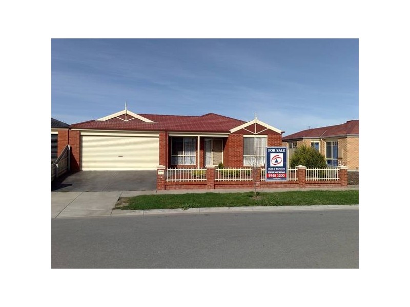 35 Miralie Way, Cranbourne West VIC 3977