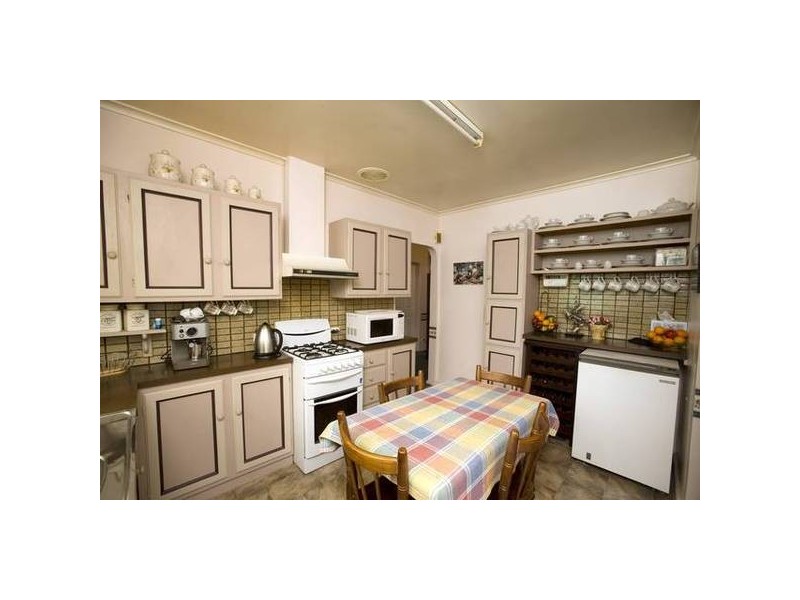 31 Lee Avenue, Springvale VIC 3171