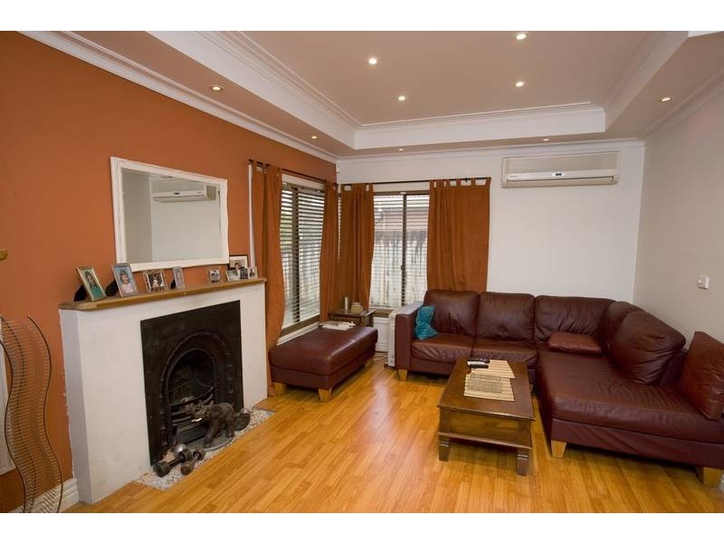 8 Holly Avenue, Dandenong North VIC 3175