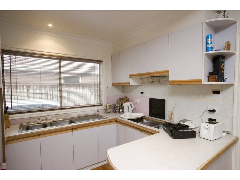 8 Holly Avenue, Dandenong North VIC 3175