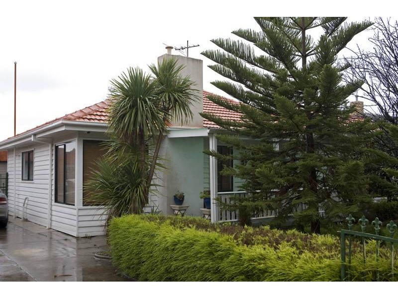 8 Holly Avenue, Dandenong North VIC 3175