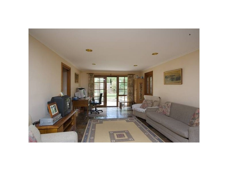 218 Outlook Drive, Dandenong North VIC 3175
