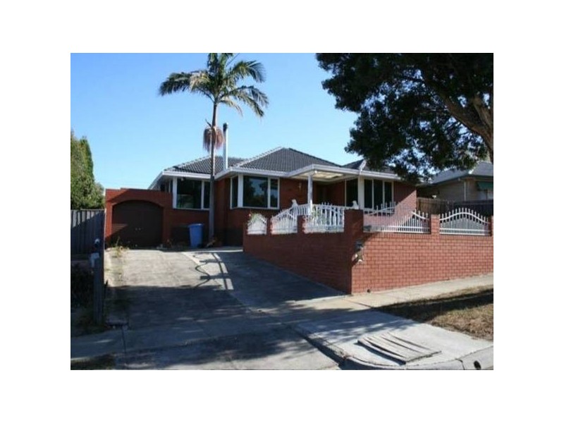 2 Adelong Court, Dandenong North VIC 3175