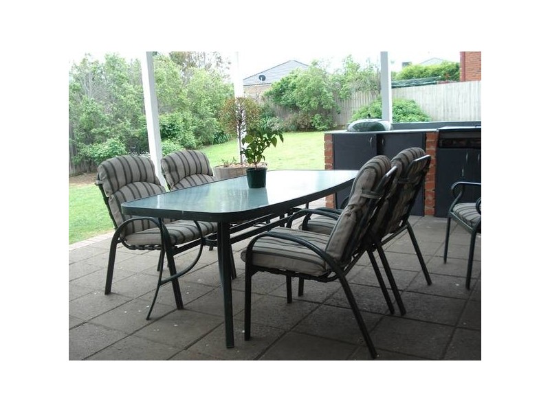 2 Lena Court, Berwick VIC 3806