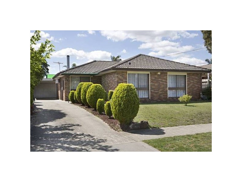 27 Neasham Drive, Dandenong North VIC 3175
