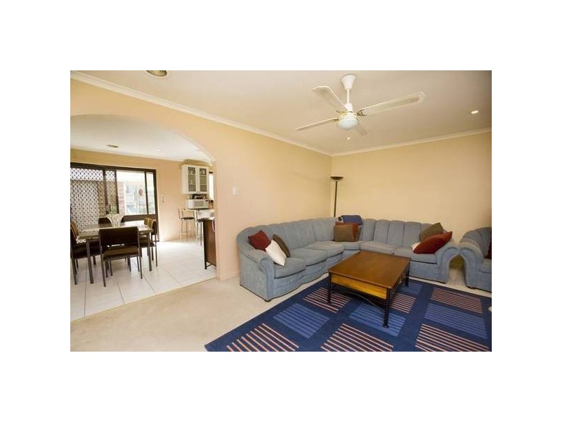 27 Neasham Drive, Dandenong North VIC 3175