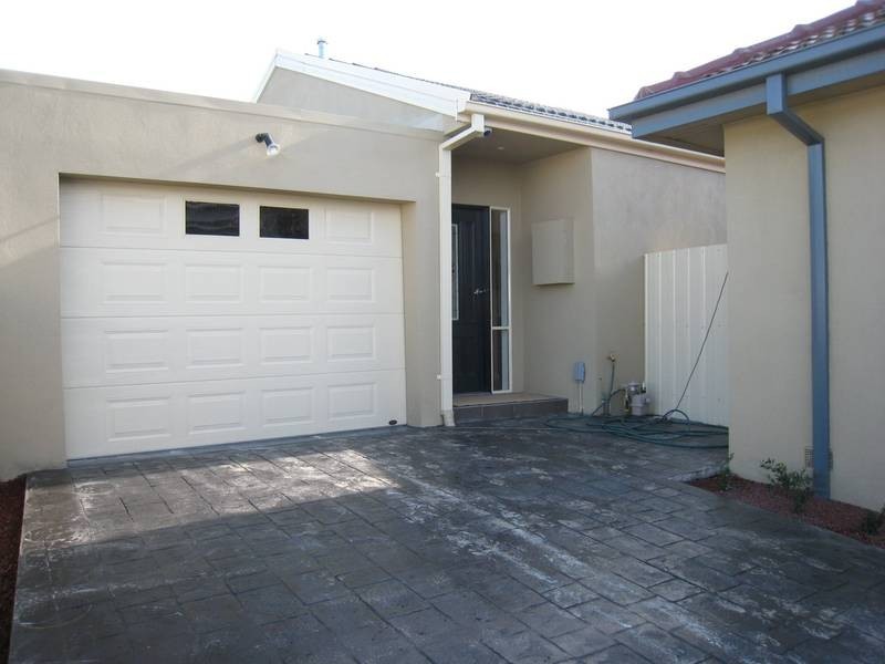 2/46 Barbara Avenue, Dandenong North VIC 3175