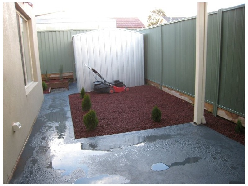 2/46 Barbara Avenue, Dandenong North VIC 3175