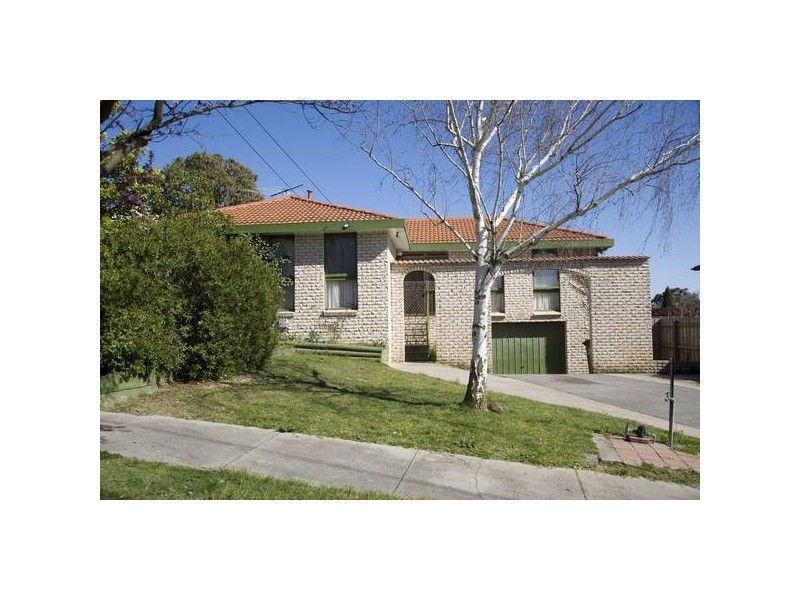 16 Waranga Drive, Dandenong North VIC 3175