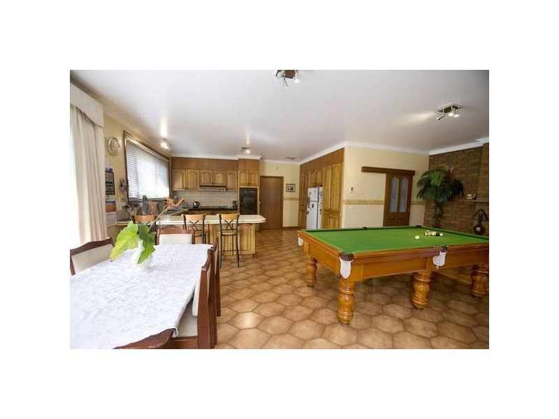 4 Elwick Court, Noble Park North VIC 3174