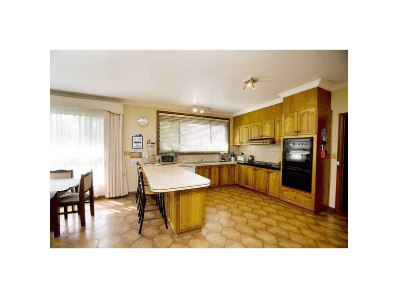 4 Elwick Court, Noble Park North VIC 3174