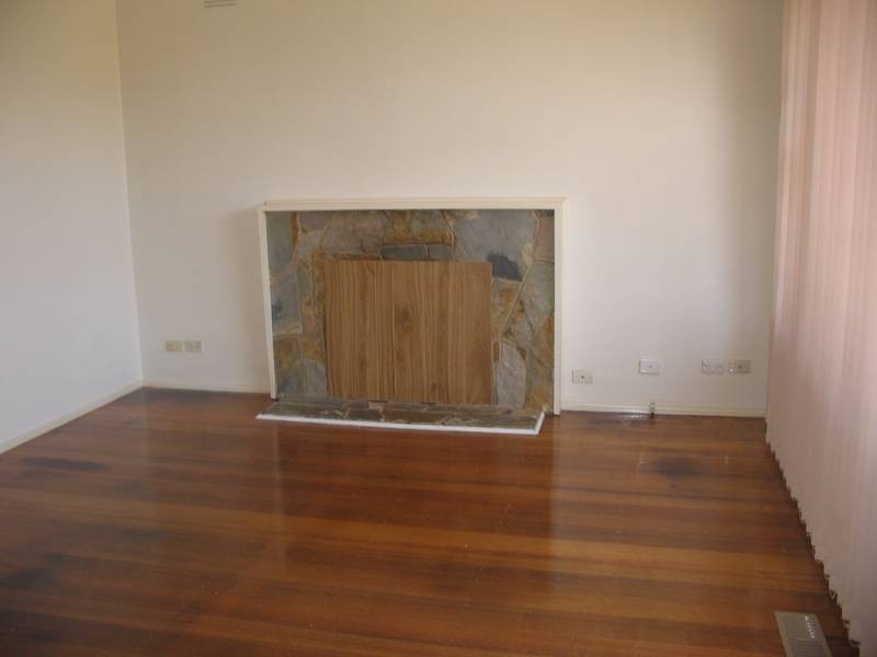 33 Charlton Street, Springvale VIC 3171