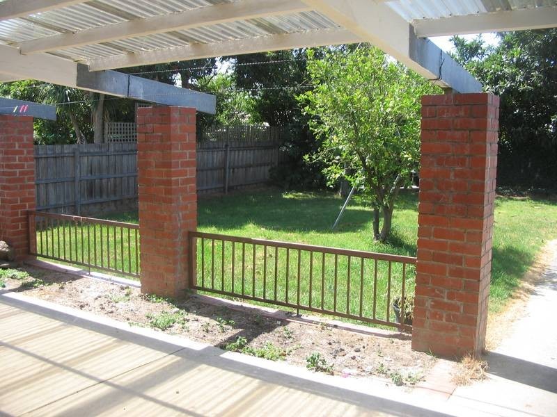 33 Charlton Street, Springvale VIC 3171