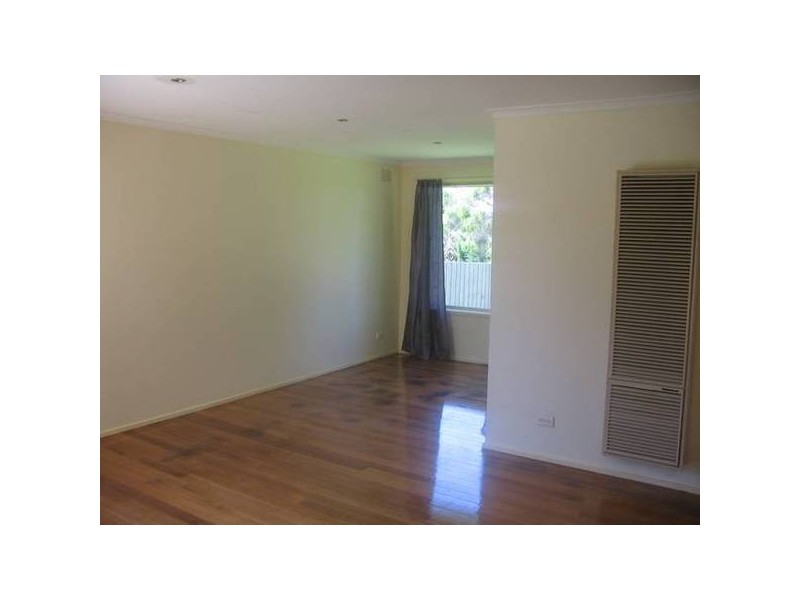 6 Bradley Terrace, Narre Warren VIC 3805