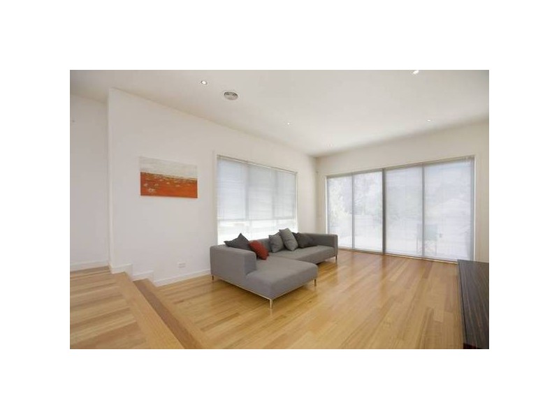 32 Mountain Crescent, Mulgrave VIC 3170