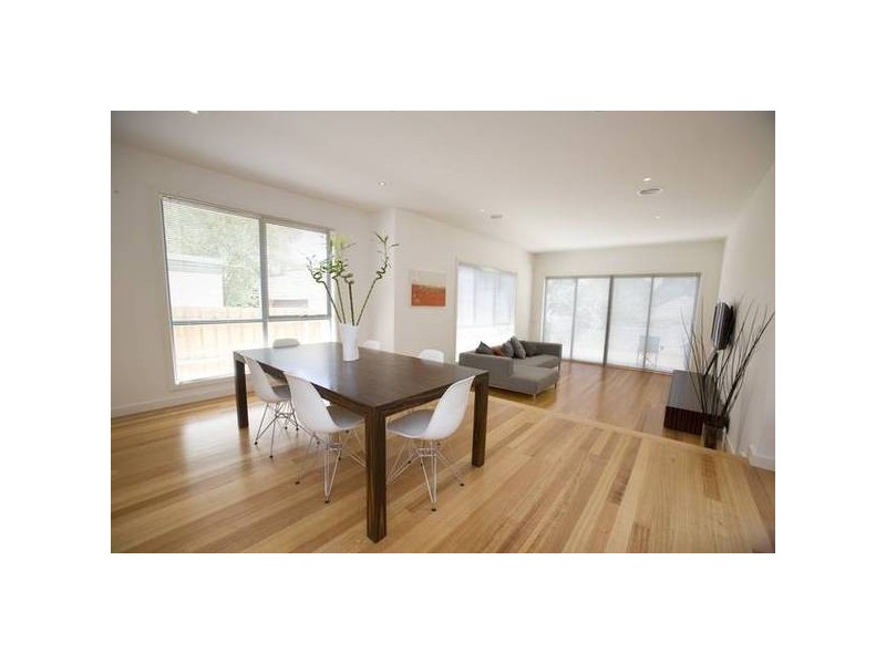 32 Mountain Crescent, Mulgrave VIC 3170