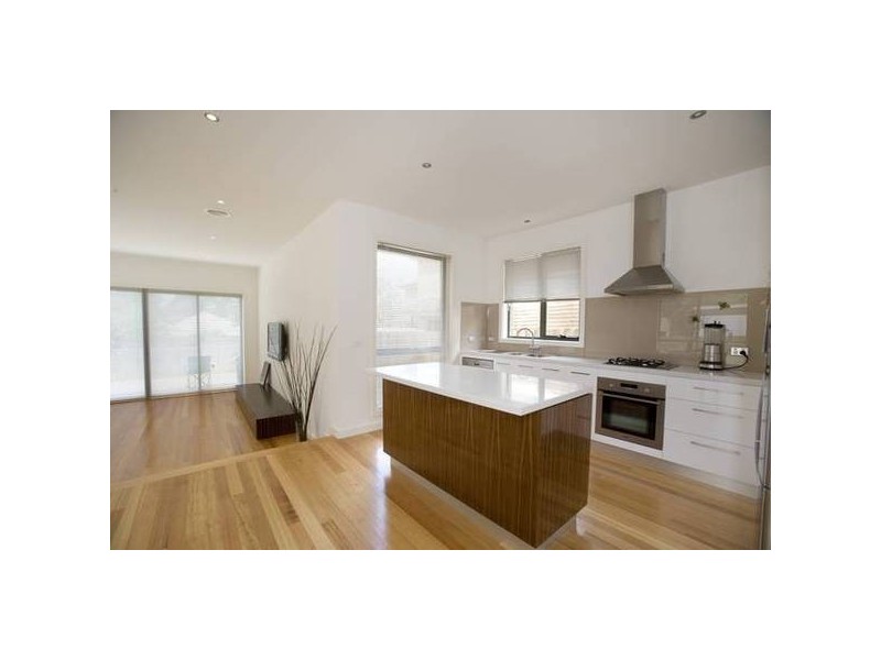 32 Mountain Crescent, Mulgrave VIC 3170