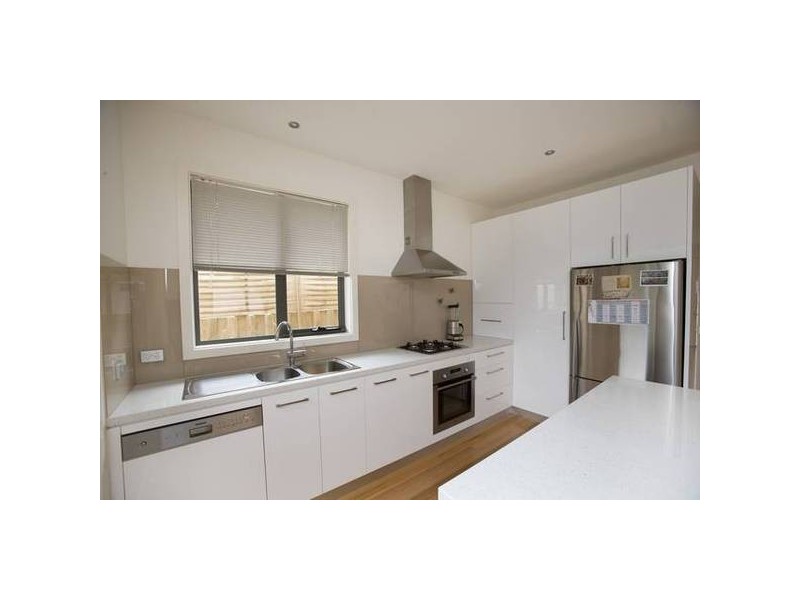 32 Mountain Crescent, Mulgrave VIC 3170
