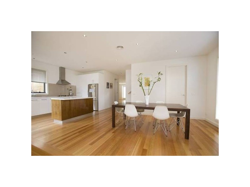 32 Mountain Crescent, Mulgrave VIC 3170