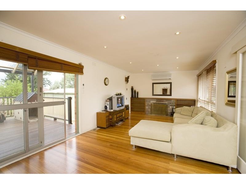 2 Lola Street, Mulgrave VIC 3170