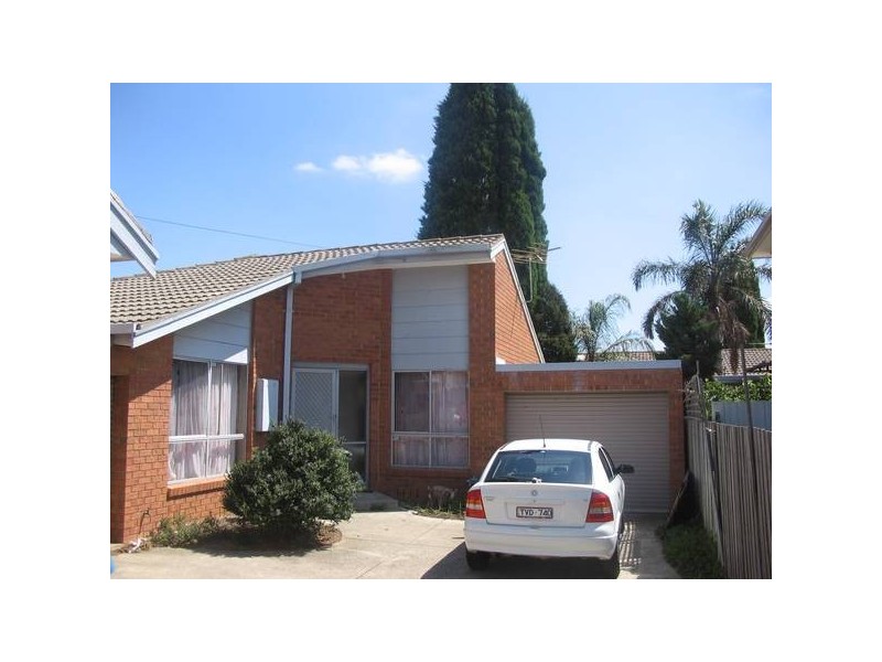 2/47 Illawarra Crescent, Dandenong North VIC 3175