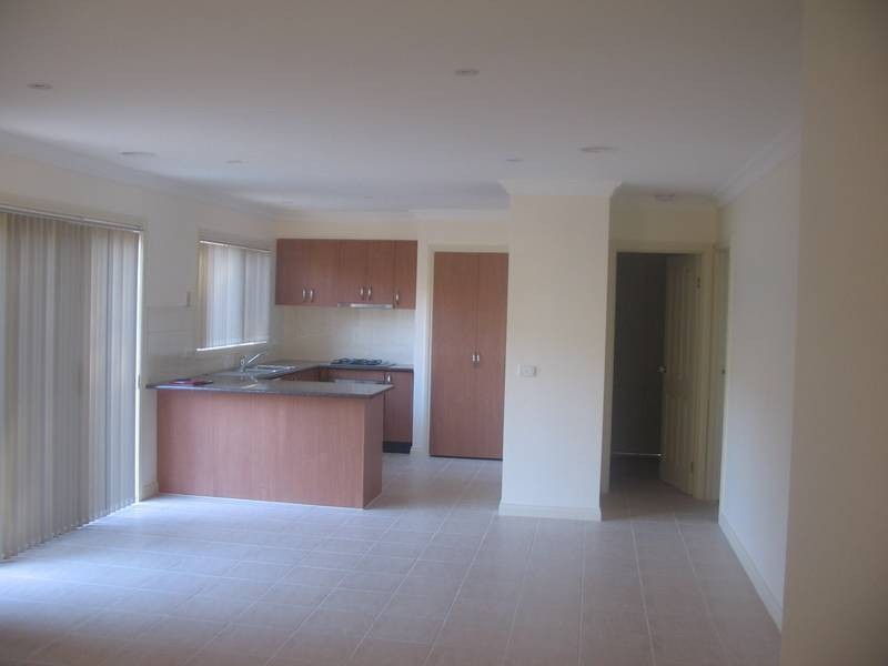 2/4 Lyons Court, Dandenong North VIC 3175