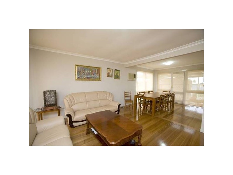 44 Shalimar Crescent, Dandenong North VIC 3175