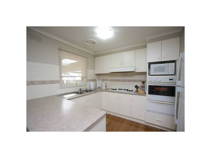 44 Shalimar Crescent, Dandenong North VIC 3175