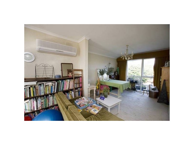 65 Neasham Drive, Dandenong North VIC 3175