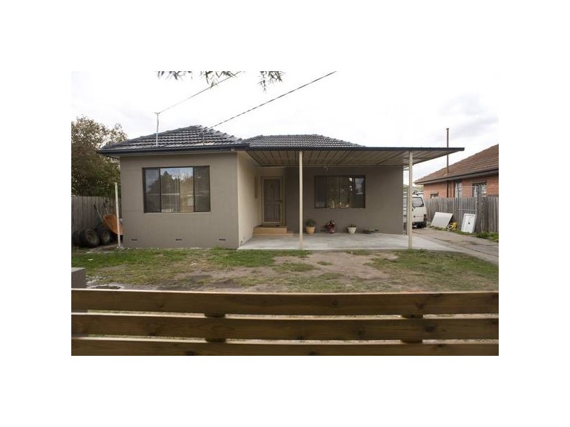 17 Wall Street, Noble Park VIC 3174