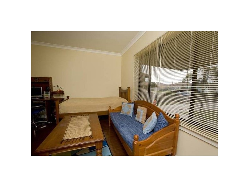 17 Wall Street, Noble Park VIC 3174