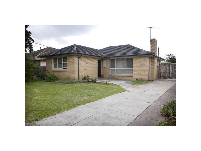17 Lee Avenue, Springvale VIC 3171