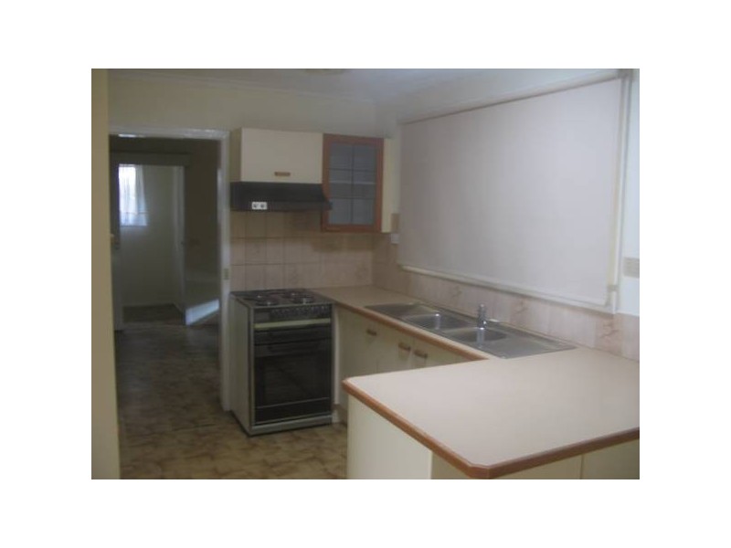 38 Lawrence
Crescent, Noble Park North VIC 3174