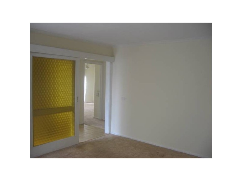 38 Lawrence
Crescent, Noble Park North VIC 3174