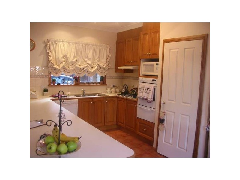 11 Bounty Way, Berwick VIC 3806