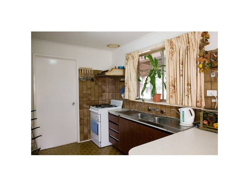 11 Madison Avenue, Dandenong North VIC 3175