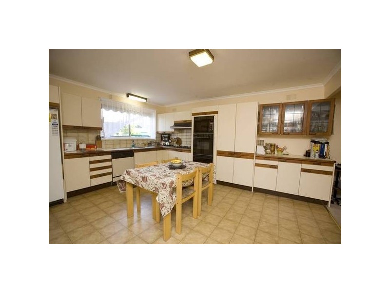27 Lea Road, Mulgrave VIC 3170