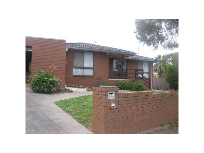 4 Stadbroke Crescent, Noble Park North VIC 3174