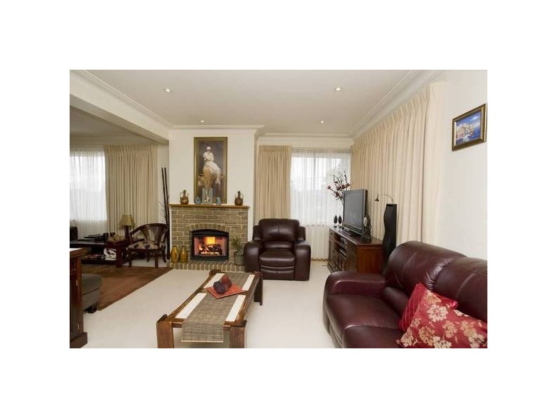 24 Outlook Drive, Dandenong North VIC 3175